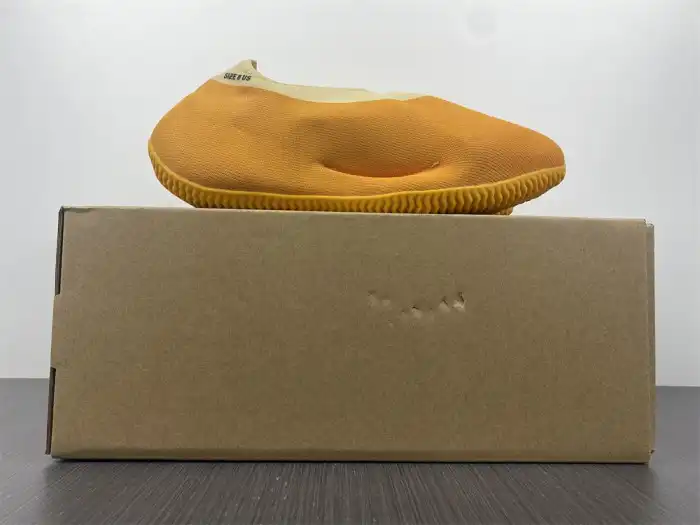 MaikeSneakers Adidas Yeezy Knit RNR Sulfur GW5353 0122