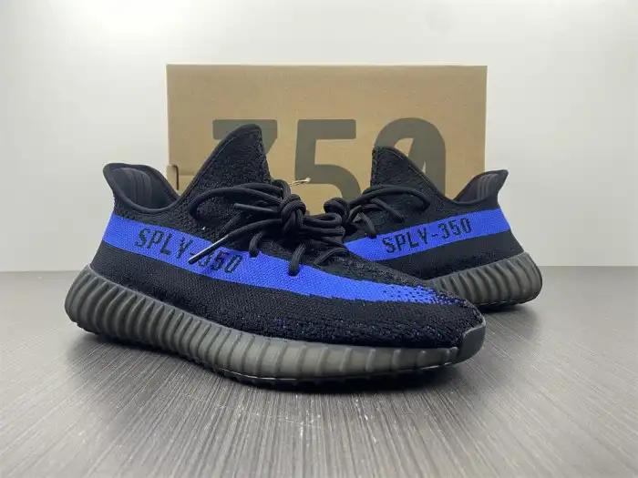 MaikeSneakers Adidas Yeezy Boost 350 V2 Dazzling Blue GY7164 0126