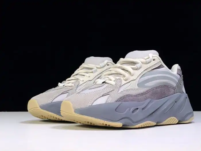 MaikeSneakers Adidas Yeezy Boost 700 v2 Tephra FU7914 0122