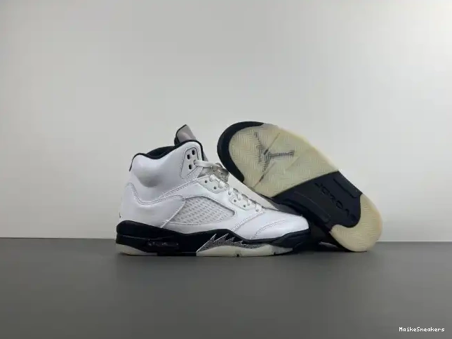 MaikeSneakers 'WHITE BLACK' JORDAN DD0587-110 AIR RETRO 5 0207