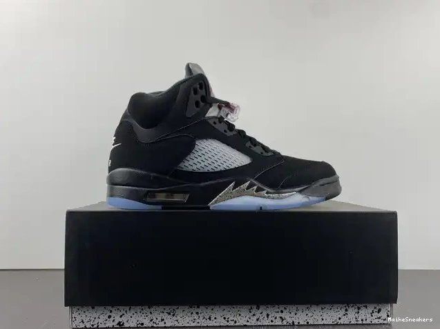 MaikeSneakers Retro 5 Metallic Black (2016) Jordan 845035-003 0227