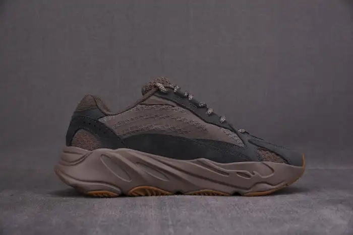 MaikeSneakers ADIDAS Yeezy Boost 700 V2 'Mauve' GZ0724 0201