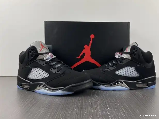 MaikeSneakers Retro 5 Metallic Black (2016) Jordan 845035-003 0227