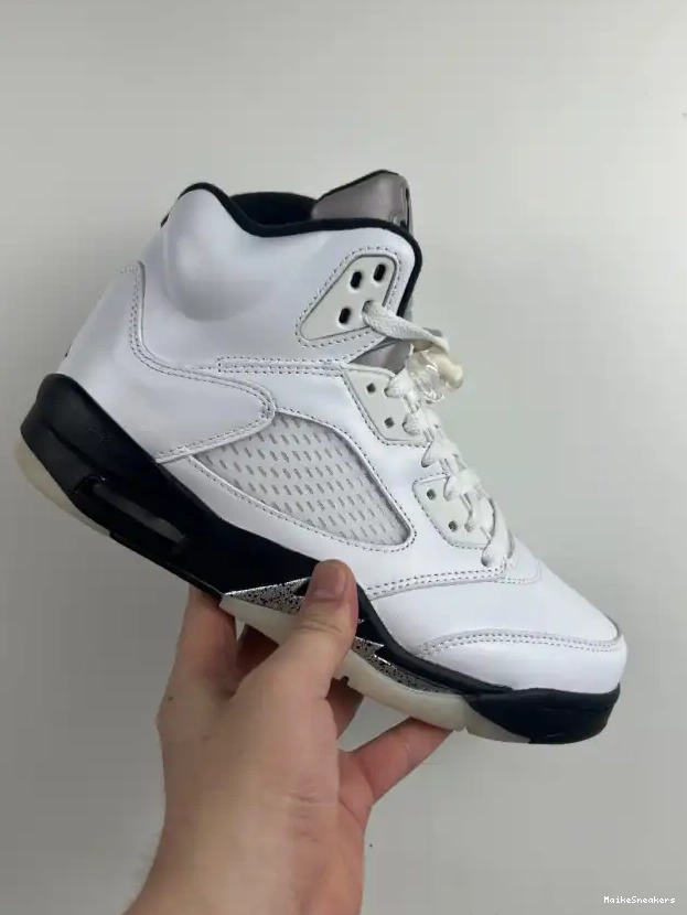 MaikeSneakers 'WHITE BLACK' JORDAN DD0587-110 AIR RETRO 5 0207