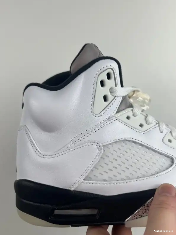 MaikeSneakers 'WHITE BLACK' JORDAN DD0587-110 AIR RETRO 5 0207