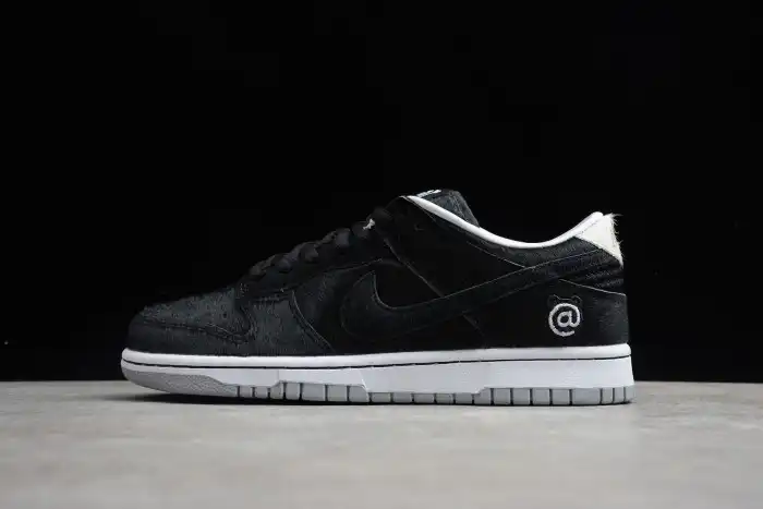 MaikeSneakers Nike SB Dunk Low Medicom Toy (2020) CZ5127-001 0205