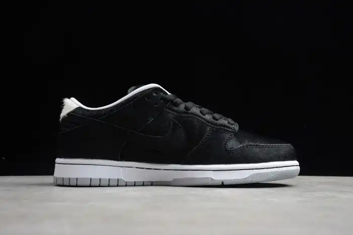 MaikeSneakers Nike SB Dunk Low Medicom Toy (2020) CZ5127-001 0205