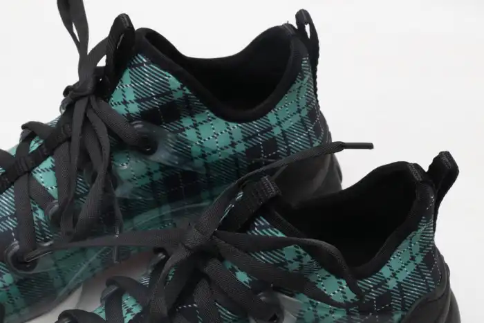 MaikeSneakers DR-CONNECT GREEN PLAID 0206