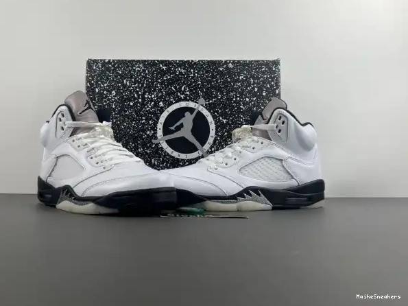 MaikeSneakers 'WHITE BLACK' JORDAN DD0587-110 AIR RETRO 5 0207