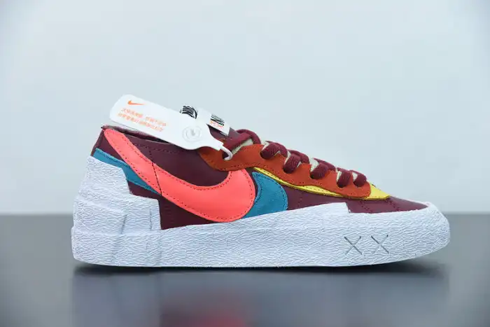 MaikeSneakers Nike Blazer Low sacai KAWS Red DM7901-600 0205