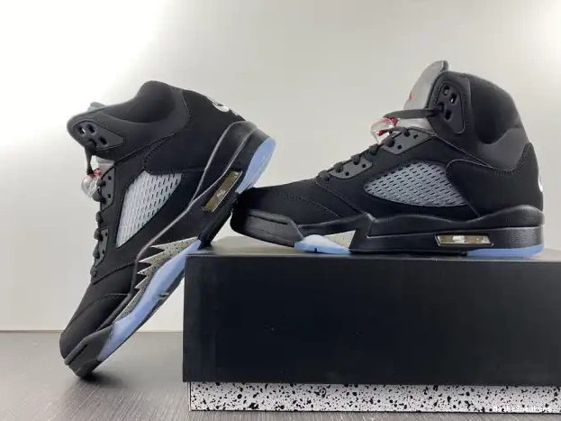 MaikeSneakers Retro 5 Metallic Black (2016) Jordan 845035-003 0227