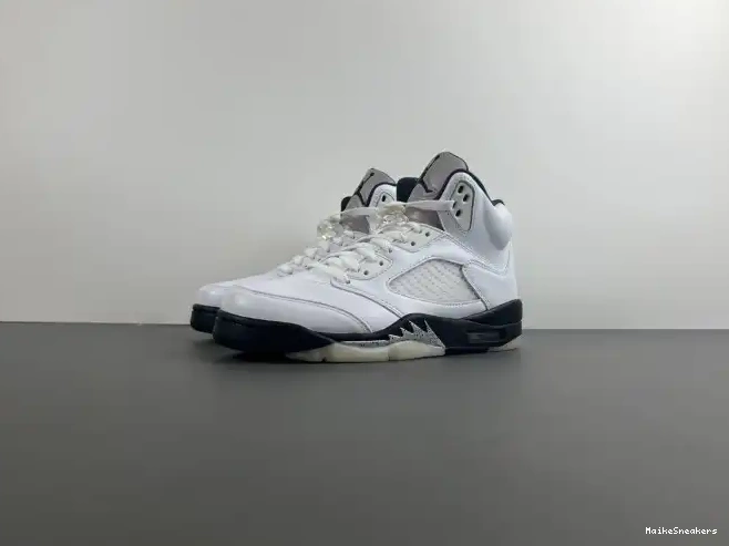 MaikeSneakers 'WHITE BLACK' JORDAN DD0587-110 AIR RETRO 5 0207