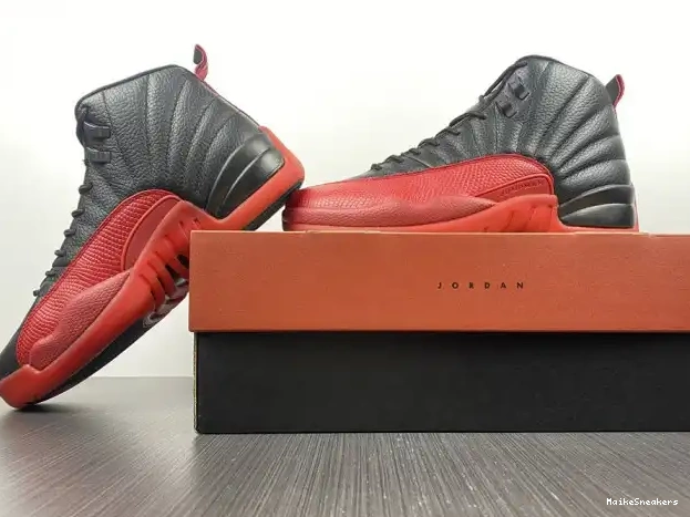 MaikeSneakers (2016) Jordan 12 Flu 130690 Retro 002 Game 0222