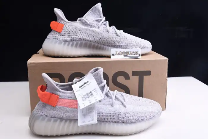 MaikeSneakers Adidas Yeezy Boost 350 V2 Tail Light FX9017 0201